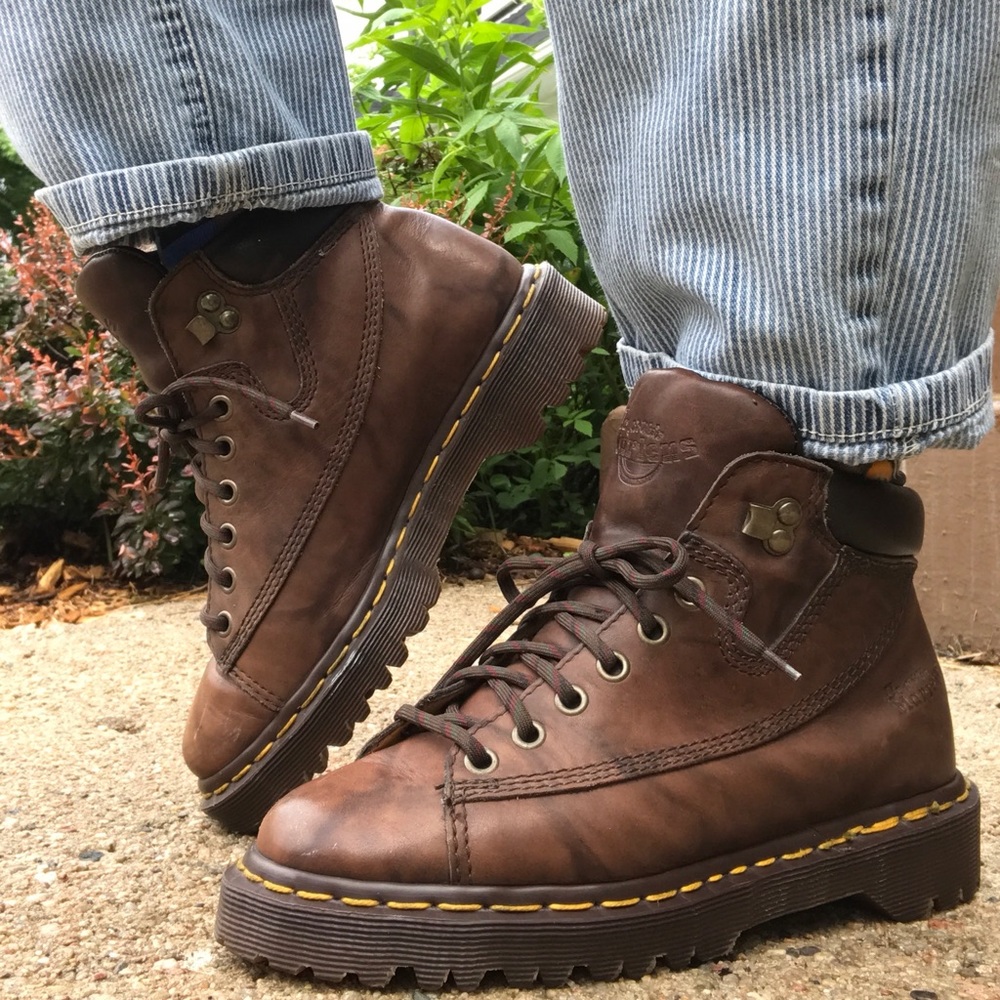 MAKE AN OFFER - DR MARTENS | vintage AirWair boots